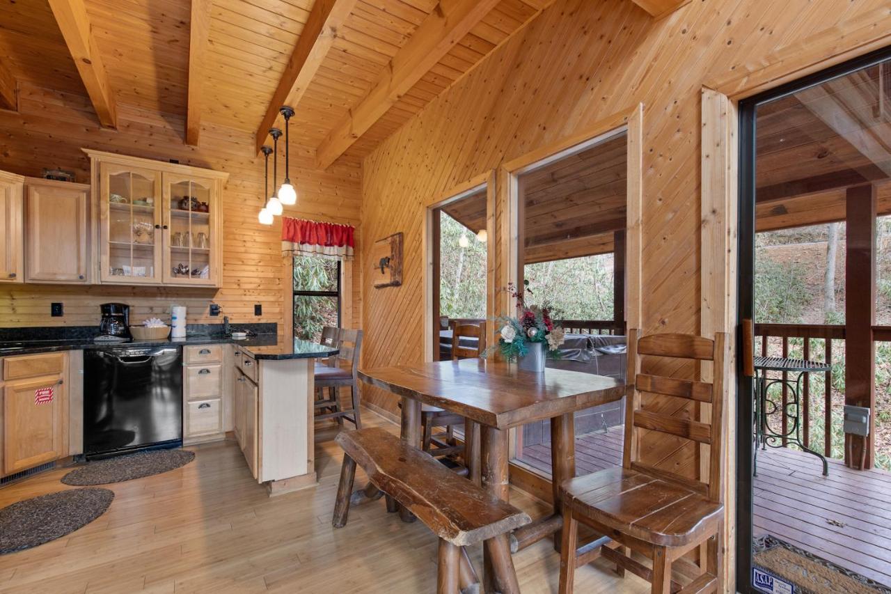 Dreams&Streams, 2 Bedrooms, Jetted Tub, Pool Table, Arcade, Sleeps 8 Gatlinburg Exterior foto